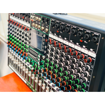Mixer Cao Cấp MTMAX F116Pro 16 Đường Line 7 Band Equalizer Mượt Mà 99 Hiệu Ứng Chuyên Nghiệp DSP Bluetooth 5.0 Nguồn Điện Phantom + 48V Chất Lượng Cao