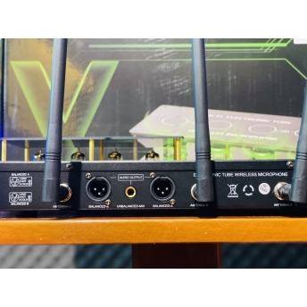 Micro Bóng Tube Cao Cấp MTMAX M2Pro, Bắt Sóng Xa Đến 120 Mét Tần Số UHF Cực Cao UHF 640-690 MHz Cùng Công Nghệ Cảm Biến Tự Ngắt Hiện Đại, Thiết Kế Sang Trọng Khi Setup Mọi Không Gian 