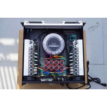 Cục đẩy công suất MTMAX MAX 9000Pro - Main công suất 2 kênh, 32 sò, 8 tụ