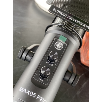 Micro MTMAX MAX05 PRO, Micro thu âm tích hợp đèn RGB