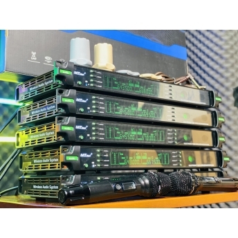 Micro Bóng Tube Cao Cấp MTMAX M1Pro, Bắt Sóng Xa Đến 120 Mét Tần Số UHF Cực Cao UHF 640-690 MHz Cùng Công Nghệ Cảm Biến Tự Ngắt Hiện Đại, Thiết Kế Sang Trọng Khi Setup Mọi Không Gian 