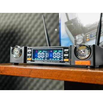 Micro Đầu Thu MTMAX K46Pro Đèn LED RGB Micro Karaoke Cao Cấp Tần Số UHF, Hút Âm Tốt, Bắt Sóng Xa Ổn Định, Chống Hú Tốt