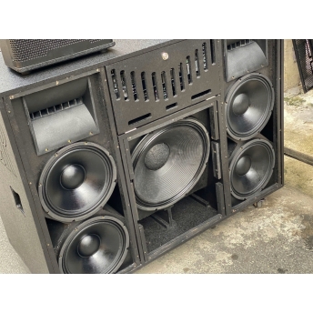 Loa Kéo Karaoke Cao Cấp MTMAX BK688 Pro, Công Suất Mạnh Mẽ 2000W, Hệ Thống Loa Chính Bass 50, 4 Loa 30, 2 Treble, Loa Vệ Tinh Bass 30, Đi Kèm 2 Micro Không Dây Chống Hú, Rè, Phù Hợp Không Gian Giải Trí Lớn, Phòng Trà, Quán Cà Phê Sân Vườn