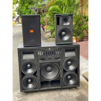 Loa Kéo Karaoke Cao Cấp MTMAX BK688 Pro, Công Suất Mạnh Mẽ 2000W, Hệ Thống Loa Chính Bass 50, 4 Loa 30, 2 Treble, Loa Vệ Tinh Bass 30, Đi Kèm 2 Micro Không Dây Chống Hú, Rè, Phù Hợp Không Gian Giải Trí Lớn, Phòng Trà, Quán Cà Phê Sân Vườn