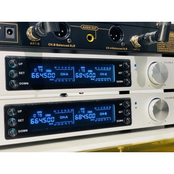 Micro Đầu Thu Cao Cấp Chính Hãng MTMAX UGX123 Tích Hợp Sóng UHF Cho Âm Thanh Ổn Định, Bắt Sóng Siêu Xa Lớp Phủ Nano Cao Cấp, Phù Hợp Karaoke Gia Đình, Hội Nghị, Quán Bar