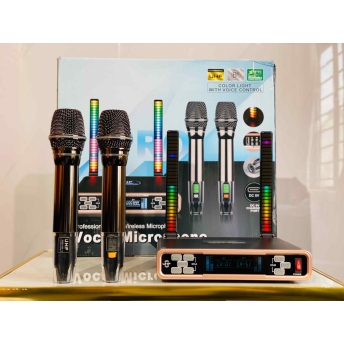 Micro Karaoke P2Plus UHF Siêu Độc Đáo Với Đèn LED RGB và Micro Hát Nhẹ, Hút Tiếng, Chống Hú Rít