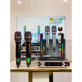 Micro Karaoke P2Plus UHF Siêu Độc Đáo Với Đèn LED RGB và Micro Hát Nhẹ, Hút Tiếng, Chống Hú Rít