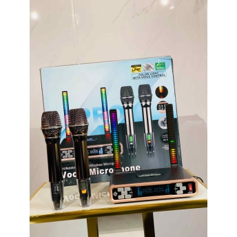 Micro Karaoke P2Plus UHF Siêu Độc Đáo Với Đèn LED RGB và Micro Hát Nhẹ, Hút Tiếng, Chống Hú Rít